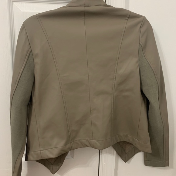Jacket - Picture 2 of 3